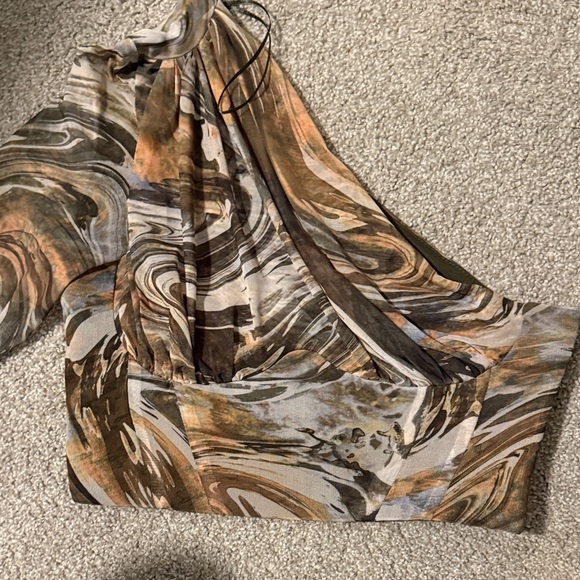 Abstract Patterned Long Sleeve Top - Picture 2 of 3
